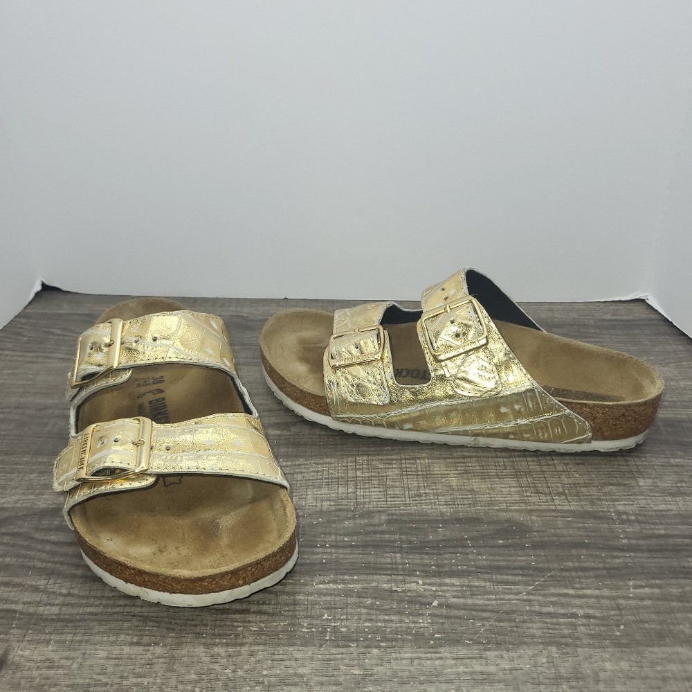 Birkenstock Rose Gold Arizona Sandals Women’s Sz 7 US 38 EU